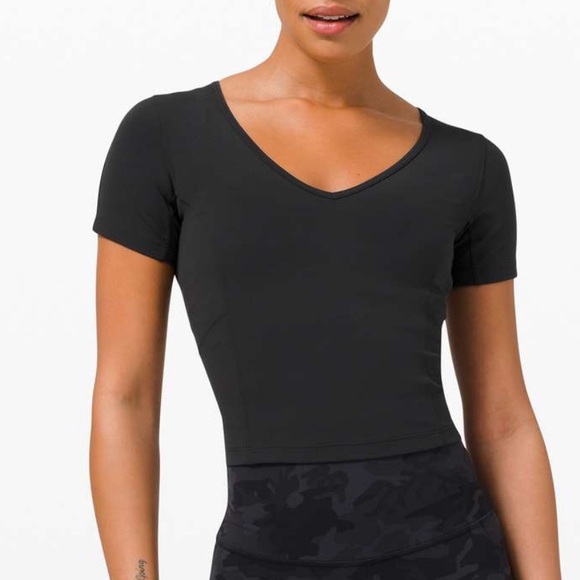 *SOLD* Lululemon nulu Cropped Shirt - Picture 2 of 5